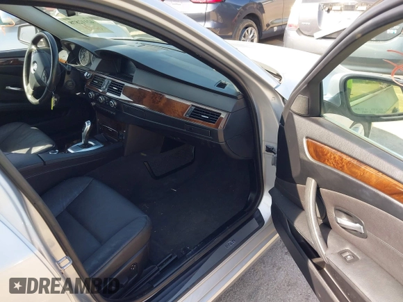 2010 BMW 5 Series 528i xDrive with VIN WBANV1C51AC159448, listed as a IAAI auction lot 42112878 with 154,710 mi miles and . Bid and sale history available at carsss.com. Image 5.