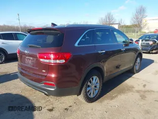 2016 Kia Sorento LX with VIN 5XYPGDA34GG128787, listed as a IAAI auction lot 41920884 with 70,417 mi miles. Bid and sale history available at carsss.com. Image 4.