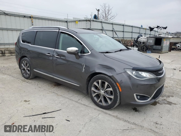 2018 Chrysler Pacifica Limited z VIN 2C4RC1GGXJR115221, wystawiony jako Copart lot #52903055 z przebiegiem 83 838 mil mil oraz Szkody całkowita. Historia ofert i sprzedaży dostępna na DreamBid. Obrazek 4.
