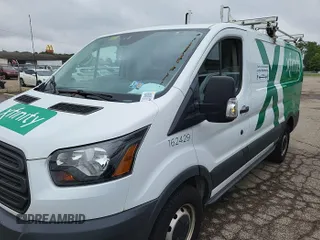 2016 Ford Transit z VIN 1FTYR1YM1GKB55547, wystawiony jako IAAI lot #42515973 z przebiegiem 123 629 mil mil oraz . Historia ofert i sprzedaży dostępna na DreamBid. Obrazek 1.