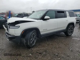 2023 Rivian R1S Adventure z VIN 7PDSGBBA2PN026420, wystawiony jako Copart lot #55331045 z przebiegiem 29 938 mil mil oraz Szkoda całkowita • Salvage title. Historia ofert i sprzedaży dostępna na DreamBid. Obrazek 1.