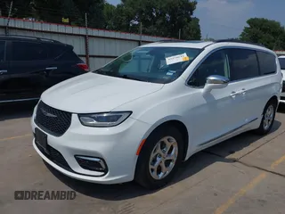 2022 Chrysler Pacifica Limited z VIN 2C4RC1GG4NR138872, wystawiony jako IAAI lot #42278641 z przebiegiem 83 738 mil mil oraz . Historia ofert i sprzedaży dostępna na DreamBid. Obrazek 2.