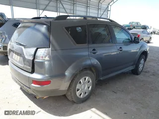 2011 Mitsubishi Outlander ES with VIN JA4AS2AW3BU036686, listed as a IAAI auction lot 41827674 with 141,868 mi miles. Bid and sale history available at carsss.com. Image 4.