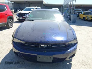 2012 Ford Mustang Premium z VIN 1ZVBP8AM8C5230118, wystawiony jako IAAI lot #41783944 z przebiegiem 113 851 mil mil oraz . Historia ofert i sprzedaży dostępna na DreamBid. Obrazek 12.