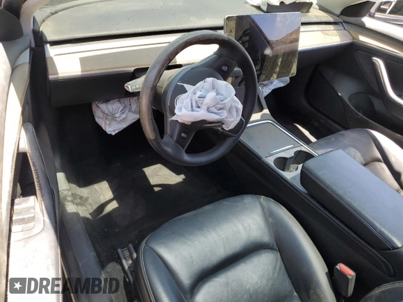 2022 Tesla Model 3 z VIN 5YJ3E1EA1NF191426, wystawiony jako Copart lot #56656125 z przebiegiem 84 255 mil mil oraz Czysty tytuł • Clean title. Historia ofert i sprzedaży dostępna na DreamBid. Obrazek 8.