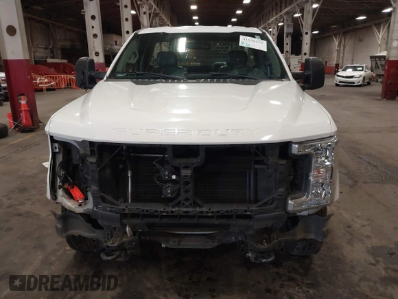 2019 Ford F-250 XL with VIN 1FDBF2A67KED43220, listed as a IAAI auction lot 41530151 with 65,176 mi miles and . Bid and sale history available at DreamBid. Image 6.