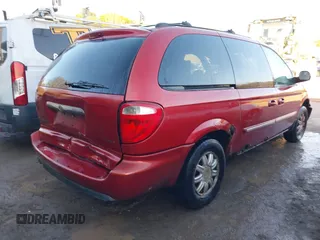 2006 Chrysler Town & Country LWB Touring with VIN 2A8GP54L66R655864, listed as a IAAI auction lot 41454605 with 211,445 mi miles. Bid and sale history available at carsss.com. Image 4.