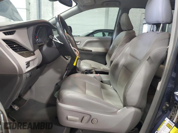 2018 Toyota Sienna XLE Auto Access Seat с VIN 5TDYZ3DCXJS936205, выставлен на аукционе Copart как лот 56593605 с пробегом 100 515 миль миль и Списание • Salvage title. История ставок и продаж доступна на DreamBid. Изображение 7.