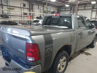 2010 Dodge Ram 1500 SLT with VIN 1D7RV1CT0AS200098, listed as a IAAI auction lot 41813191 with 186,674 mi miles. Bid and sale history available at carsss.com. Image 4.