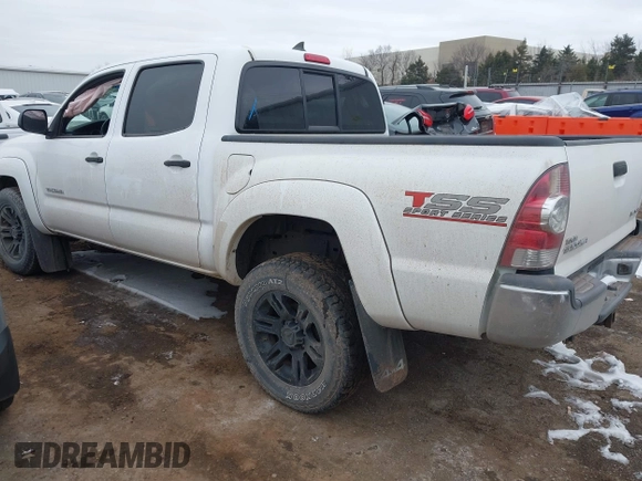 2015 Toyota Tacoma z VIN 5TFLU4EN5FX118378, wystawiony jako IAAI lot #41609943 z przebiegiem 121 640 mil mil oraz . Historia ofert i sprzedaży dostępna na DreamBid. Obrazek 3.