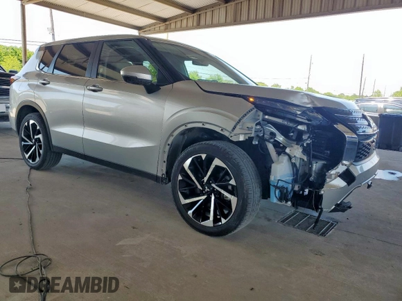 2024 Mitsubishi Outlander SE z VIN JA4J4VA87RZ036071, wystawiony jako Copart lot #58907545 z przebiegiem 30 683 mil mil oraz Nie do naprawy • Non repairable. Historia ofert i sprzedaży dostępna na DreamBid. Obrazek 4.