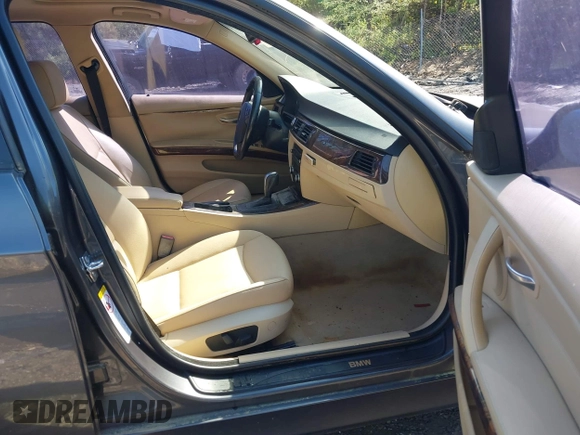 2008 BMW 3 Series 328i with VIN WBAVA37518NL18355, listed as a IAAI auction lot 41972403 with 137,859 mi miles. Bid and sale history available at carsss.com. Image 5.