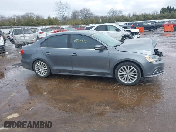 2015 Volkswagen Jetta Sedan 1.8T SE w/Connectivity with VIN 3VWD07AJ8FM260537, listed as a IAAI auction lot 41730338 with 155,724 mi miles. Bid and sale history available at carsss.com. Image 13.