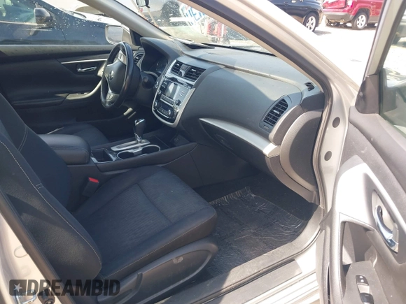2018 Nissan Altima SR with VIN 1N4AL3AP6JC271207, listed as a IAAI auction lot 41839284 with 111,144 mi miles and . Bid and sale history available at carsss.com. Image 5.