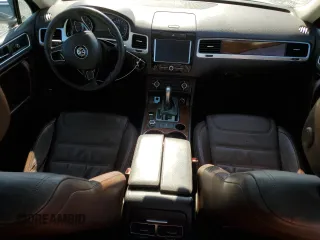 2011 Volkswagen Touareg Sport with VIN WVGFF9BPXBD000778, listed as a Copart auction lot 48529305 with 84,013 mi miles and Non Repairable. Bid and sale history available at DreamBid. Image 8.