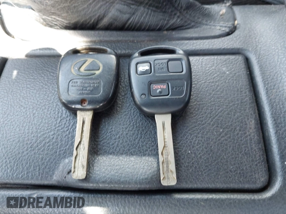 2001 Lexus IS 300/350 z VIN JTHBD182010003232, wystawiony jako IAAI lot #42269043 z przebiegiem 116 450 mil mil oraz . Historia ofert i sprzedaży dostępna na DreamBid. Obrazek 11.