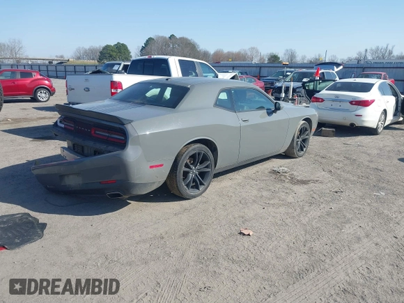 2017 Dodge Challenger SXT z VIN 2C3CDZAG6HH519129, wystawiony jako IAAI lot #41771993 z przebiegiem 56 676 mil mil oraz . Historia ofert i sprzedaży dostępna na DreamBid. Obrazek 4.