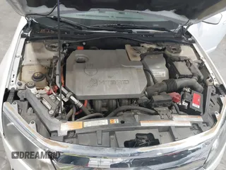 2010 Ford Fusion Hybrid with VIN 3FADP0L30AR152547, listed as a IAAI auction lot 42191154 with 105,180 mi miles. Bid and sale history available at carsss.com. Image 10.