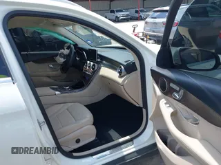 2019 Mercedes-Benz GLC 300 with VIN WDC0G4JB3K1000679, listed as a IAAI auction lot 42221925 with 91,005 mi miles and . Bid and sale history available at DreamBid. Image 5.