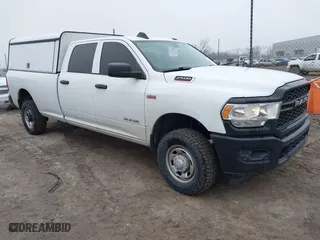 2019 Ram 2500 Tradesman with VIN 3C6UR5HJ8KG600868, listed as a IAAI auction lot 41435732 with 225,052 mi miles. Bid and sale history available at carsss.com. Image 1.