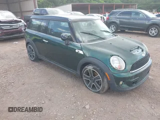 2011 MINI Clubman S z VIN WMWZG3C56BTY37202, wystawiony jako IAAI lot #42346839 z przebiegiem 112 391 mil mil oraz . Historia ofert i sprzedaży dostępna na DreamBid. Obrazek 1.