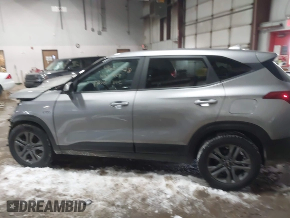 2021 Kia Seltos LX with VIN KNDEPCAA8M7218100, listed as a IAAI auction lot 41600228 with 28,421 mi miles. Bid and sale history available at carsss.com. Image 15.