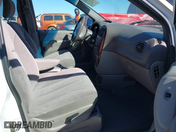 2001 Dodge Grand Caravan with VIN 2B4GT44L11R179428, listed as a IAAI auction lot 41648424 with 179,241 mi miles and . Bid and sale history available at DreamBid. Image 5.