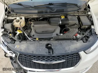 2021 Chrysler Pacifica Touring L with VIN 2C4RC1BG8MR533045, listed as a Copart auction lot 49603545 with 107,218 mi miles and Salvage Title. Bid and sale history available at carsss.com. Image 13.