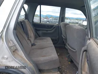 1998 Honda CR-V LX z VIN JHLRD1846WC098826, wystawiony jako IAAI lot #42256671 z przebiegiem 266 348 mil mil oraz . Historia ofert i sprzedaży dostępna na DreamBid. Obrazek 8.