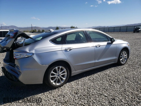 2020 Ford Fusion SE z VIN 3FA6P0LU3LR267311, wystawiony jako Copart lot #56350115 z przebiegiem 53 359 mil mil oraz Szkoda całkowita • Salvage title. Historia ofert i sprzedaży dostępna na DreamBid. Obrazek 3.