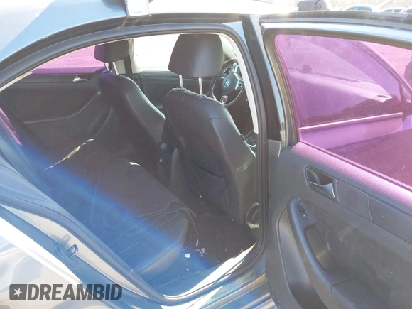 2011 Volkswagen Jetta SE с VIN 3VWDZ7AJ4BM080178, выставлен на аукционе IAAI как лот 41772185 с пробегом 140 897 миль миль и . История ставок и продаж доступна на DreamBid. Изображение 8.