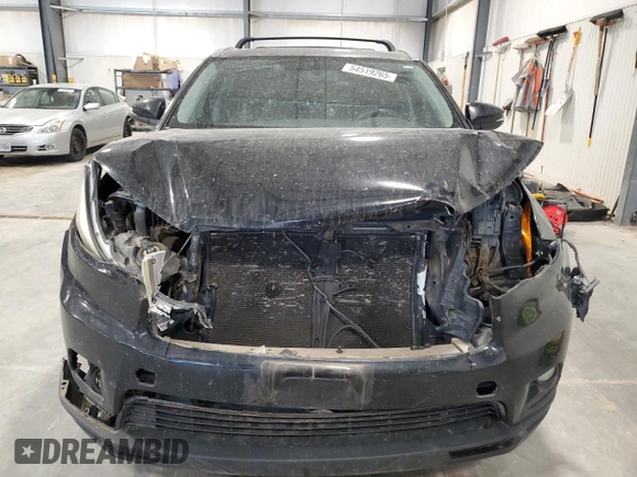 2014 Toyota Highlander XLE z VIN 5TDJKRFH0ES027364, wystawiony jako Copart lot #54519265 z przebiegiem 204 335 mil mil oraz Szkoda całkowita • Salvage title. Historia ofert i sprzedaży dostępna na DreamBid. Obrazek 5.