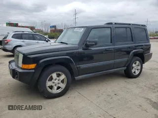 2007 Jeep Commander Sport z VIN 1J8HG48K97C527502, wystawiony jako Copart lot #52362625 z przebiegiem 156 639 mil mil oraz Tytuł czysty. Historia ofert i sprzedaży dostępna na DreamBid. Obrazek 1.