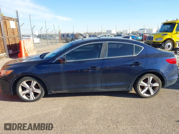 2013 Acura ILX Tech Pkg with VIN 19VDE1F79DE018421, listed as a IAAI auction lot 41115067 with 245,151 mi miles. Bid and sale history available at carsss.com. Image 14.