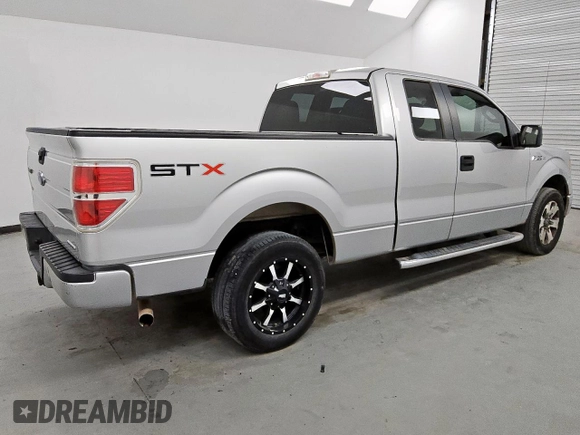 2013 Ford F-150 XL z VIN 1FTFX1CF3DFD68025, wystawiony jako Copart lot #64067645 z przebiegiem 113 382 mil mil oraz Czysty tytuł • Clean title. Historia ofert i sprzedaży dostępna na DreamBid. Obrazek 3.