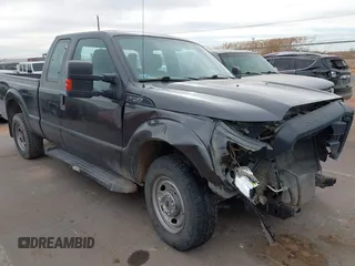 2016 Ford Super Duty F-250 SRW XLT with VIN 1FT7X2A65GEA40452, listed as a IAAI auction lot 41522578 with 135,711 mi miles. Bid and sale history available at carsss.com. Image 1.