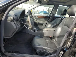 2004 Mercedes-Benz C 240 с VIN WDBRF61J84A545961, выставлен на аукционе Copart как лот 47039855 с пробегом 90 771 миль миль и Списание • Salvage title. История ставок и продаж доступна на DreamBid. Изображение 7.
