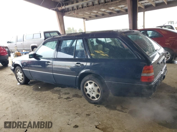 1995 Mercedes-Benz E with VIN WDBEA92E6SF318493, listed as a Copart auction lot 49295995 with 191,983 mi miles and Clean Title. Bid and sale history available at DreamBid. Image 2.