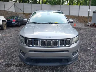 2018 Jeep Compass Latitude with VIN 3C4NJDBB8JT434339, listed as a IAAI auction lot 42404248 with 131,295 mi miles and . Bid and sale history available at DreamBid. Image 13.