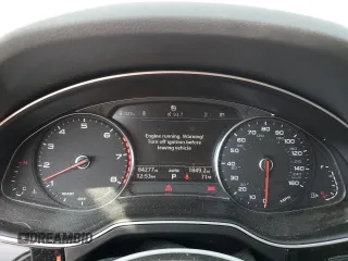 2018 Audi Q7 Premium Plus z VIN WA1LAAF76JD022822, wystawiony jako Copart lot #52515905 z przebiegiem 84 277 mil mil oraz Szkoda całkowita • Salvage title. Historia ofert i sprzedaży dostępna na DreamBid. Obrazek 9.