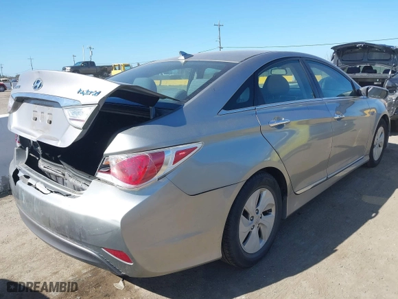 2013 Hyundai Sonata Hybrid Limited with VIN KMHEC4A4XDA096060, listed as a IAAI auction lot 41670337 with 159,185 mi miles. Bid and sale history available at carsss.com. Image 4.