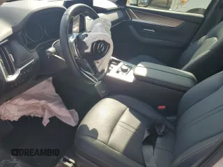 2024 Mazda CX-90 Premium z VIN JM3KKDHD5R1189566, wystawiony jako Copart lot #53689405 z przebiegiem Nie podano mil oraz Szkoda całkowita • Salvage title. Historia ofert i sprzedaży dostępna na DreamBid. Obrazek 7.