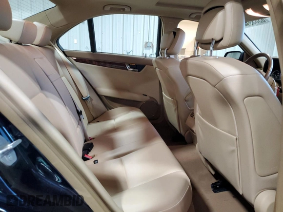 2008 Mercedes-Benz C 300 Sport z VIN WDDGF54X58F041076, wystawiony jako Copart lot #83839164 z przebiegiem 62 048 mil mil oraz Szkoda całkowita • Salvage title. Historia ofert i sprzedaży dostępna na DreamBid. Obrazek 10.