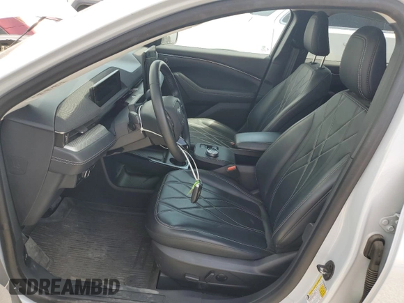 2023 Ford Mustang Mach-E Select с VIN 3FMTK1RM5PMA46901, выставлен на аукционе Copart как лот 55126655 с пробегом 25 845 миль миль и Списание • Salvage title. История ставок и продаж доступна на DreamBid. Изображение 7.