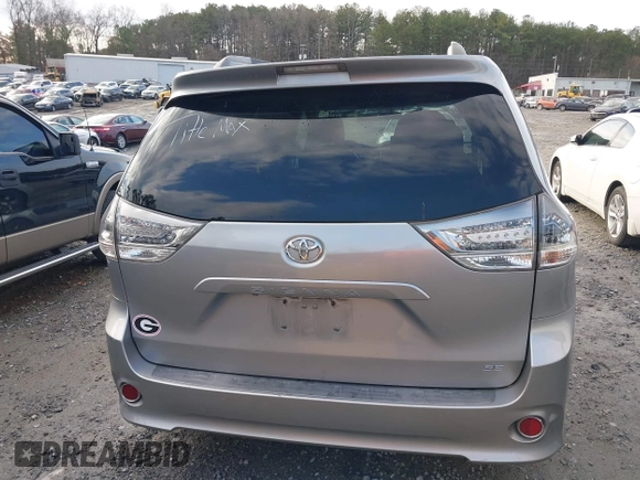 2011 Toyota Sienna SE with VIN 5TDXK3DC3BS049935, listed as a IAAI auction lot 41539665 with 269,130 mi miles. Bid and sale history available at carsss.com. Image 16.