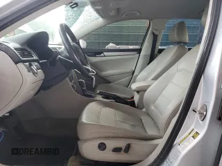 2015 Volkswagen Passat Limited Edition Edition z VIN 1VWAT7A32FC078796, wystawiony jako Copart lot #58763815 z przebiegiem 180 940 mil mil oraz Tytuł czysty. Historia ofert i sprzedaży dostępna na DreamBid. Obrazek 7.