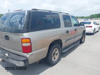 2004 Chevrolet Suburban LT with VIN 1GNEC16Z74J107885, listed as a IAAI auction lot 42819001 with 232,389 mi miles and . Bid and sale history available at DreamBid. Image 4.