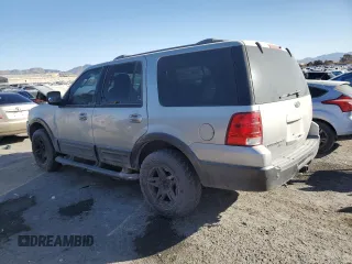 2004 Ford Expedition Special Service with VIN 1FMPU15L94LB28586, listed as a Copart auction lot 44272375 with 194,853 mi miles and Salvage Title. Bid and sale history available at carsss.com. Image 2.