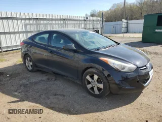 2013 Hyundai Elantra GLS z VIN 5NPDH4AE6DH384354, wystawiony jako Copart lot #50653675 z przebiegiem 165 375 mil mil oraz Szkody całkowita. Historia ofert i sprzedaży dostępna na DreamBid. Obrazek 4.