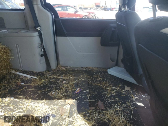 2010 Dodge Grand Caravan SXT with VIN 2D4RN5D17AR307328, listed as a Copart auction lot 49983425 with Not Provided miles and Clean Title. Bid and sale history available at DreamBid. Image 11.